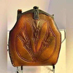 1920s leather embossed design purse.